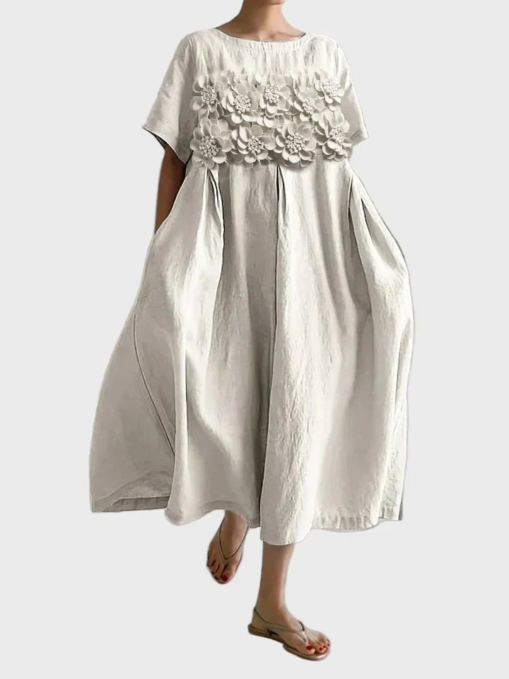 Beigefarbenes Leinenkleid mit Rüschen