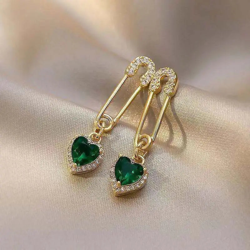 Gold Drop Earrings Éabha with Emerald Heart