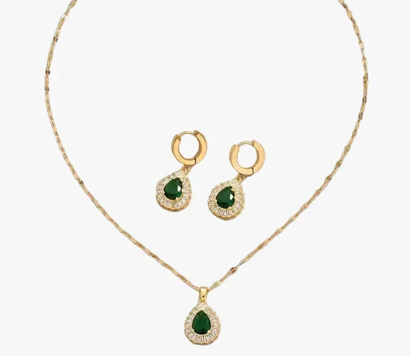 Gold Necklace Sadhbh with Emerald