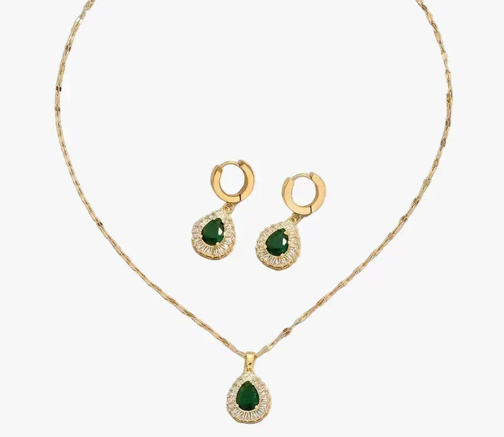 Gold Necklace Sadhbh with Emerald