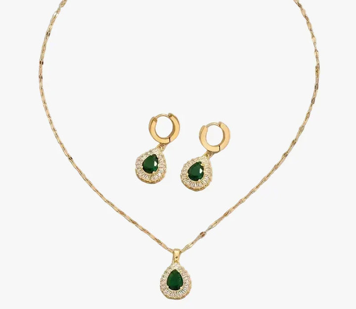 Gold Necklace Muirne with Emerald