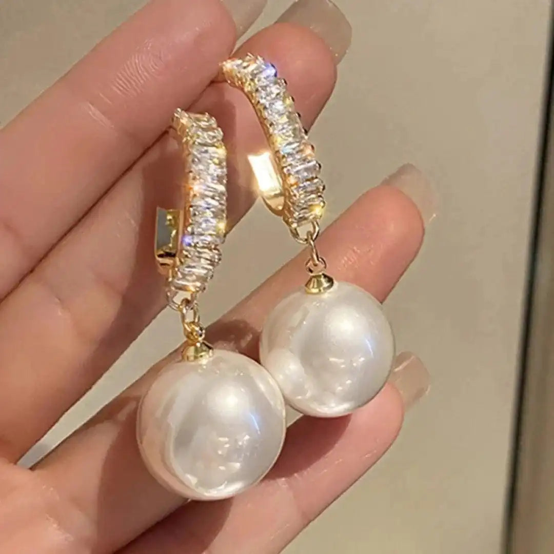 Gold Drop Earrings Kenmare with Pearl and Zircon