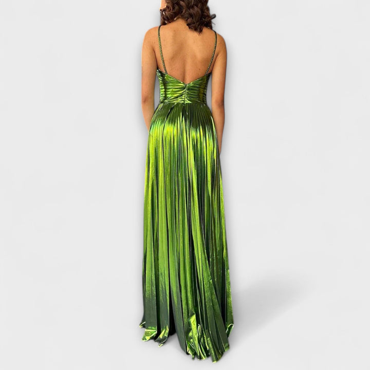 Goldenes Maxikleid mit Metallic-Stoff und Schlitz