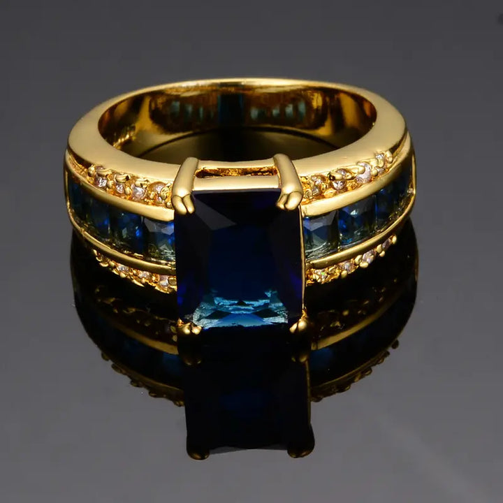Gold Ring Caoimhe with Sapphire