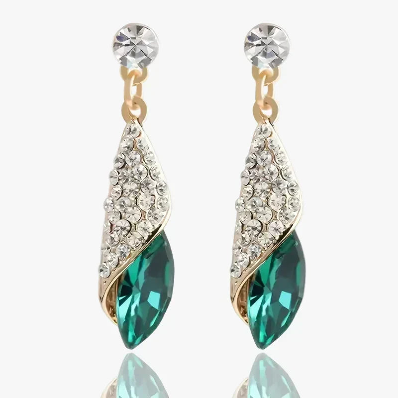 Gold Drop Earrings Fiadh with Emerald