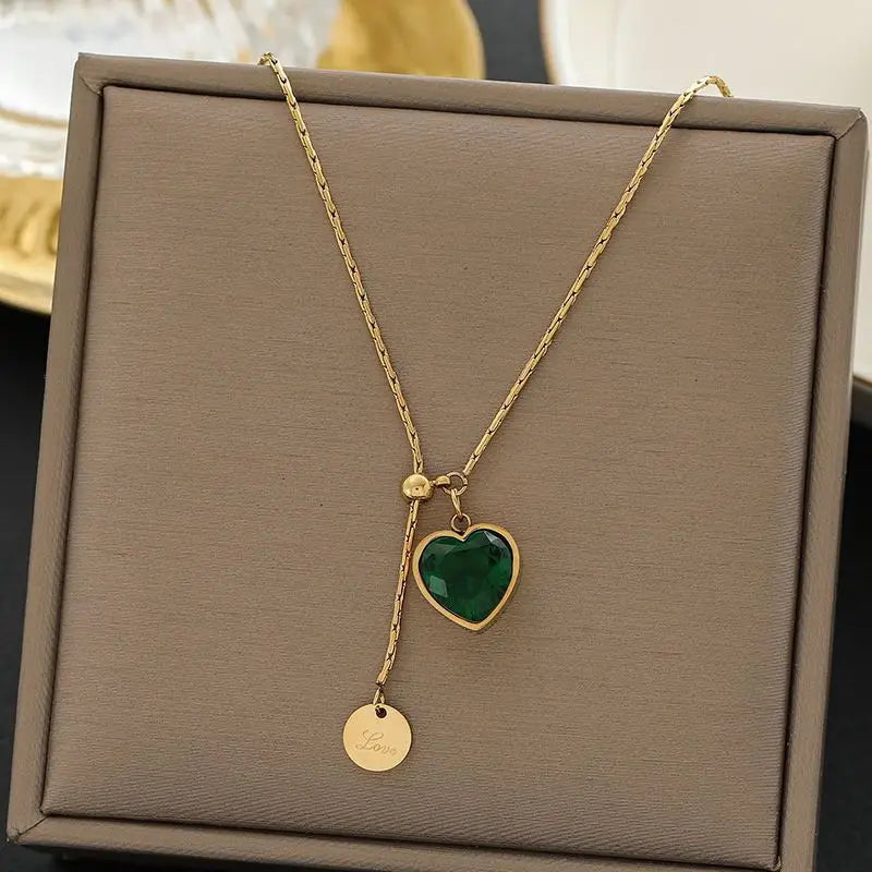 Gold Necklace Dervla with Emerald Heart