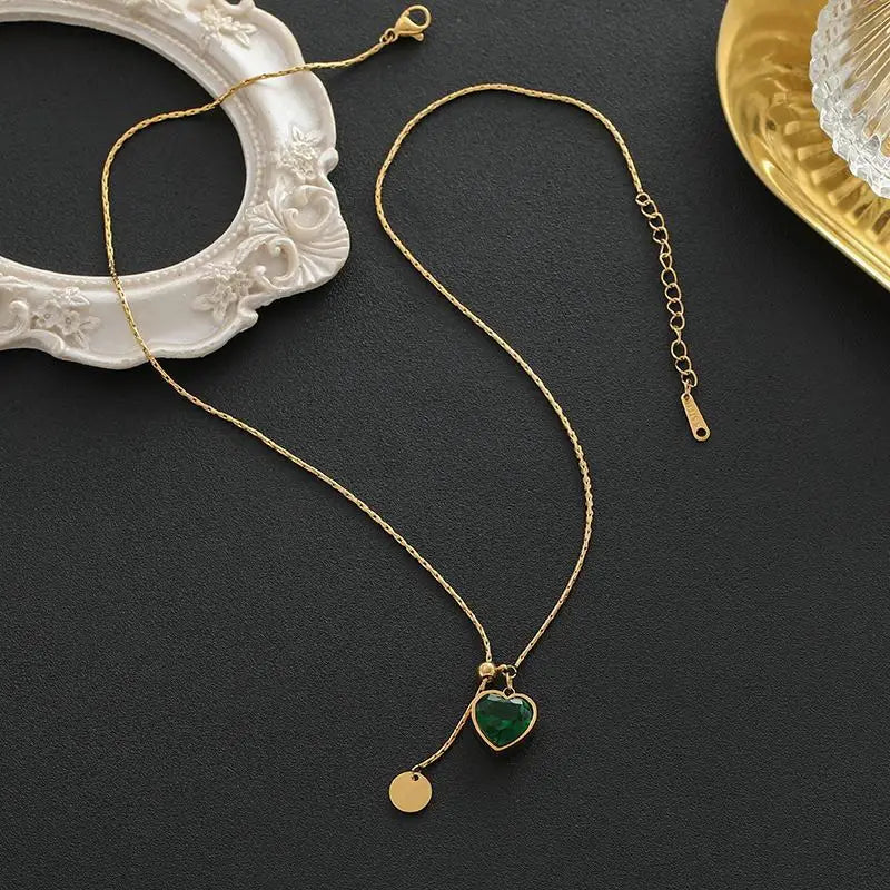 Gold Necklace Dervla with Emerald Heart