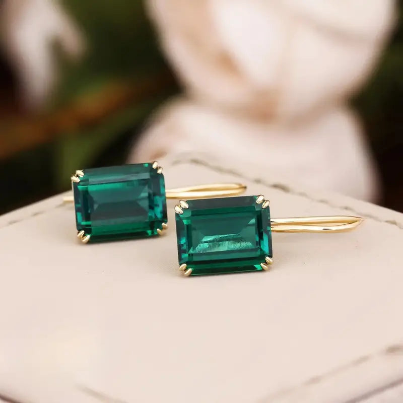 Gold Drop Earrings Fionnuala with Emerald