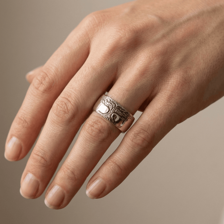 Silver Band Ring Fiadh with Tree of Life Motif