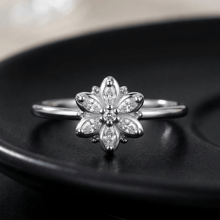 Rose Gold Ring Sorcha with Crystal Blossom
