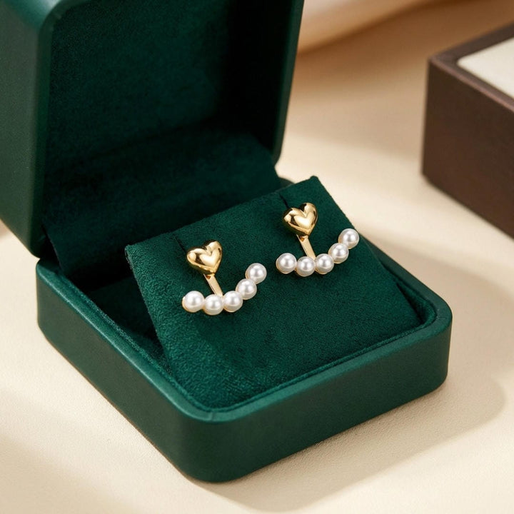 Gold Stud Earrings Riona with Heart and Pearls