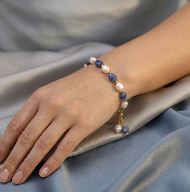Gold Pearl Beaded Bracelet Aoibh with Blue Stones