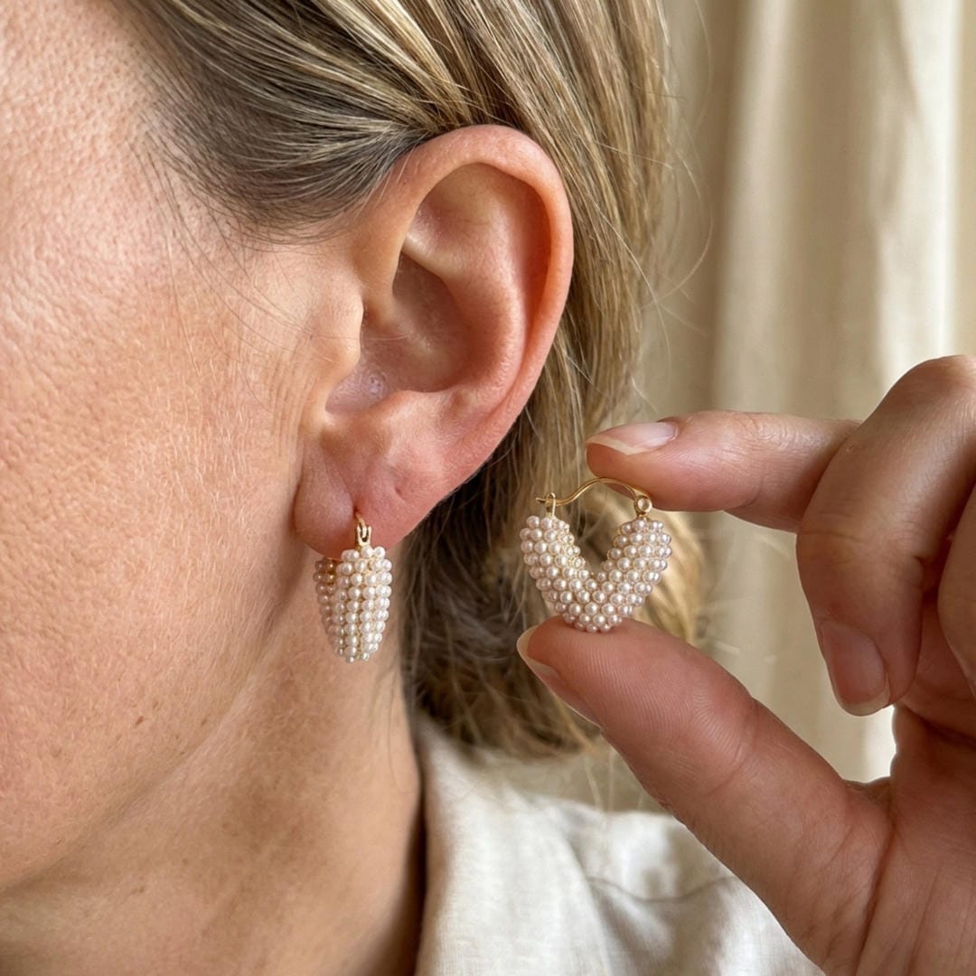 Gold Hoop Earrings Fionnuala with Pearl Heart