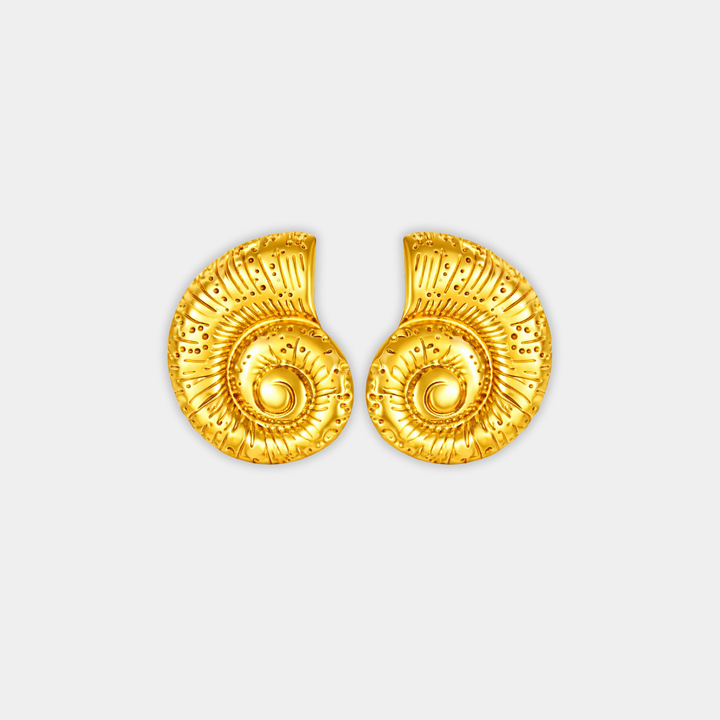 Gold Stud Earrings Maeve with Seashell