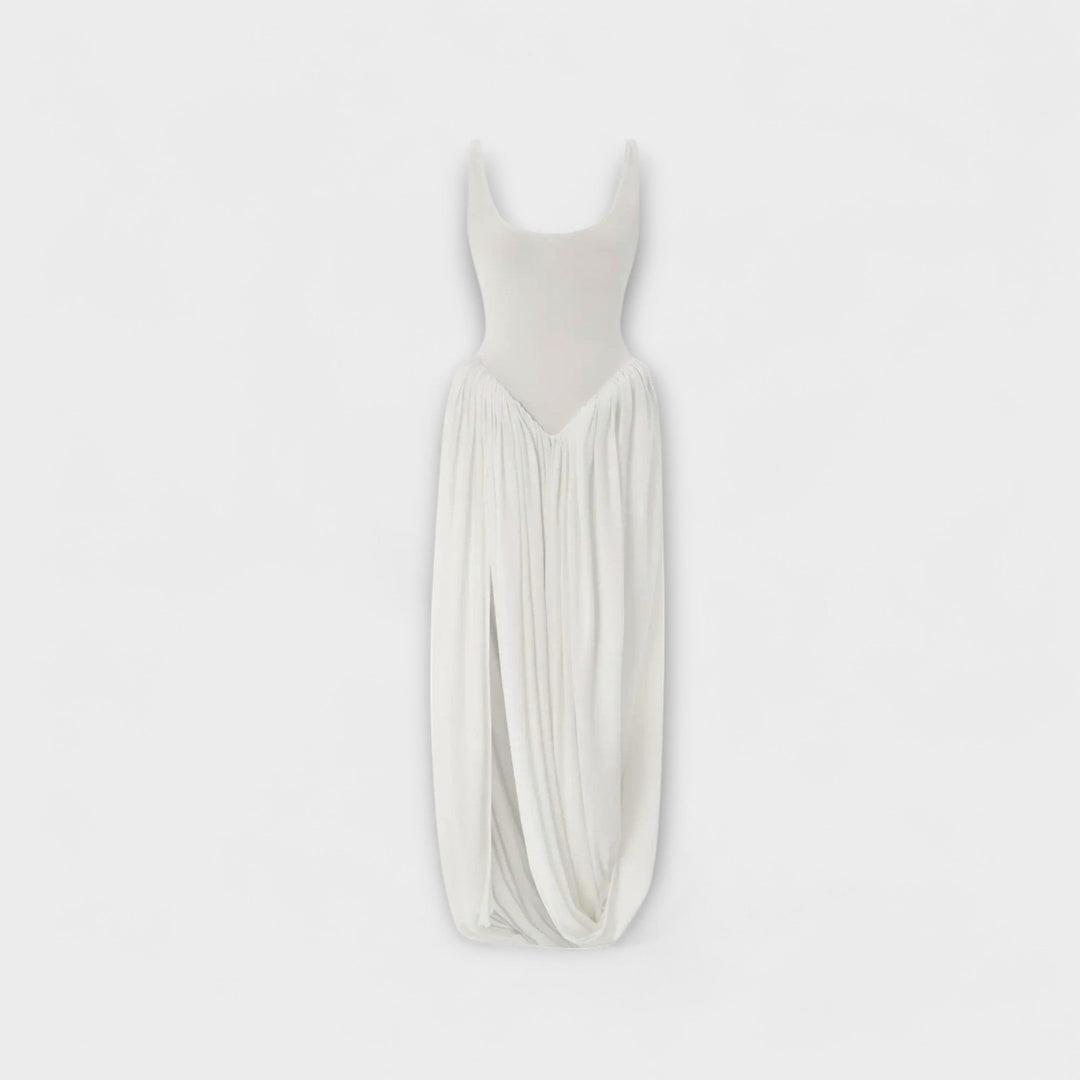 Drapiertes weisses Maxikleid mit Seitenschlitz