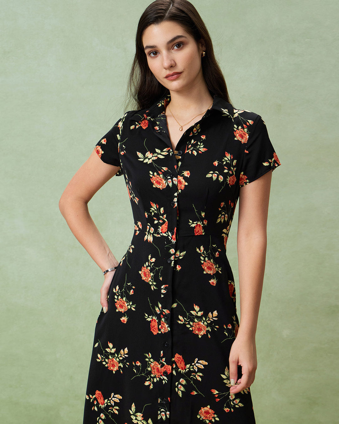 Glória - Schwarzes Midikleid mit Blütenmuster