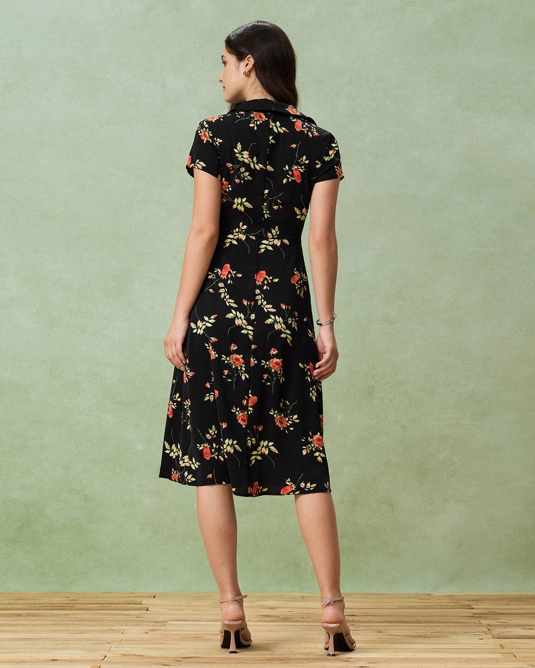 Glória - Schwarzes Midikleid mit Blütenmuster