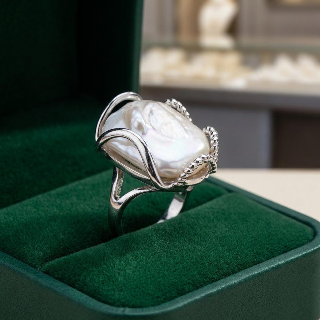 Silver Ring Muirne with Baroque Pearl