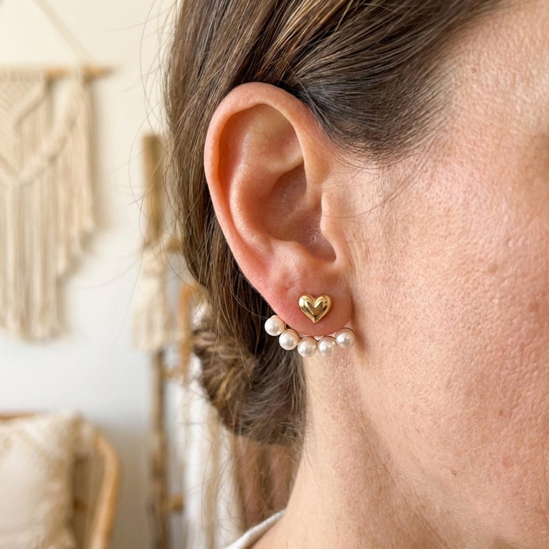 Gold Stud Earrings Riona with Heart and Pearls