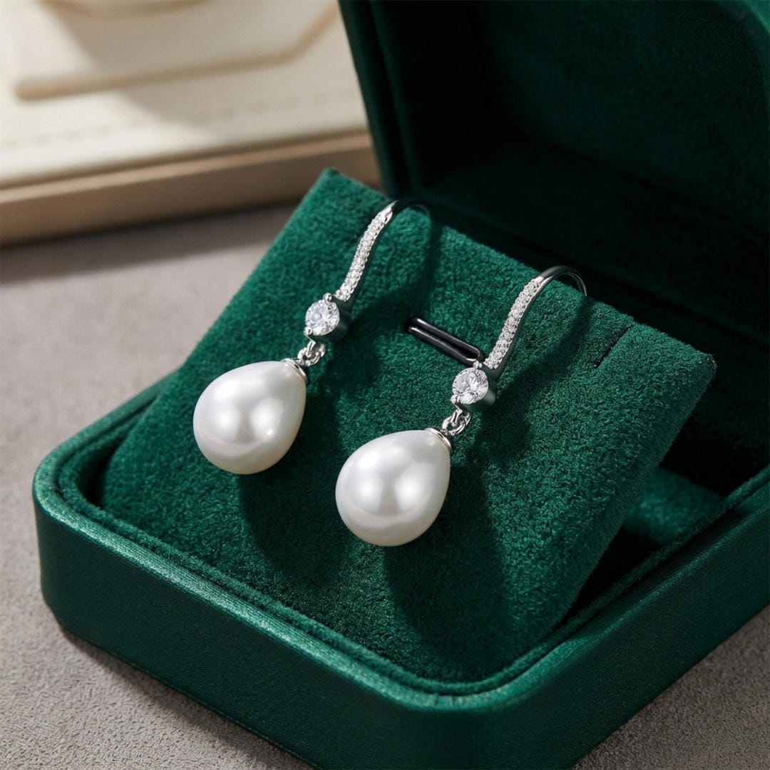 Silver Drop Earrings Deirbhile with Baroque Pearl