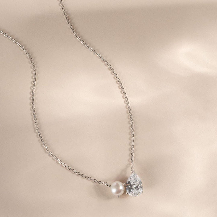 Silver Necklace Méabh with Pearl and Zirconia Teardrop