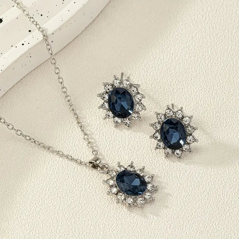 Silver Necklace Aoibhinn with Sapphire