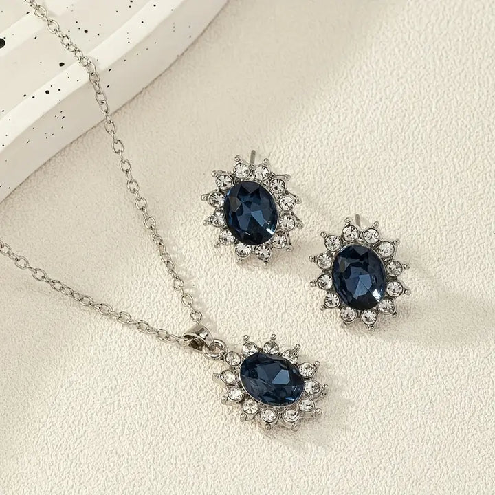 Silver Necklace Aoibhinn with Sapphire