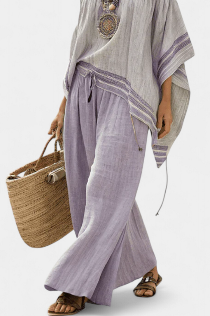 Natália - Graues Bohemian-Bardot-Ensemble mit lila Hose