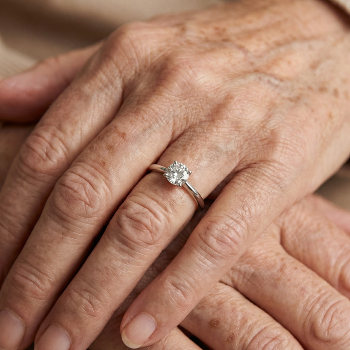 Silver Ring Órla with Solitaire Crystal