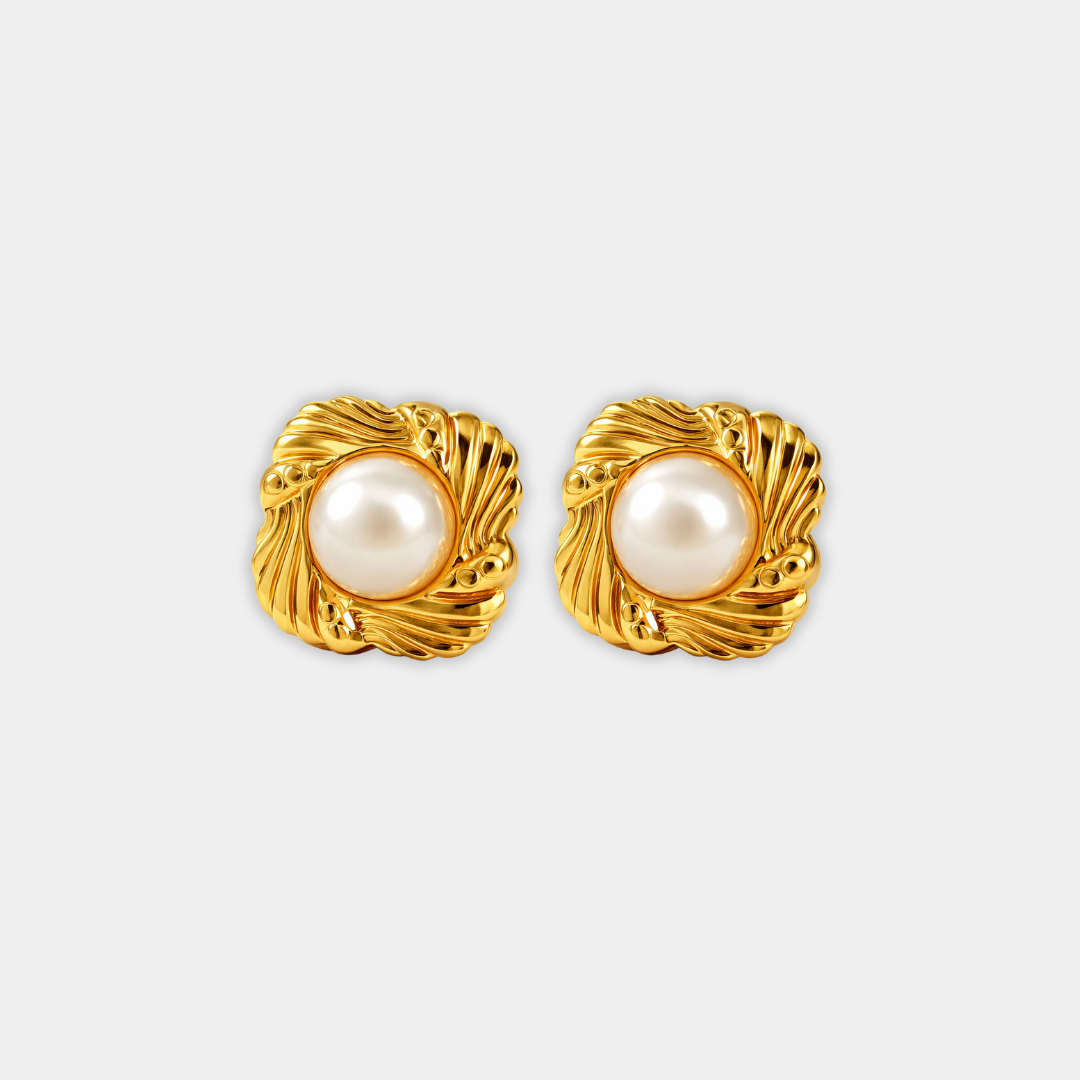 Gold Pearl Stud Earrings Órlaith