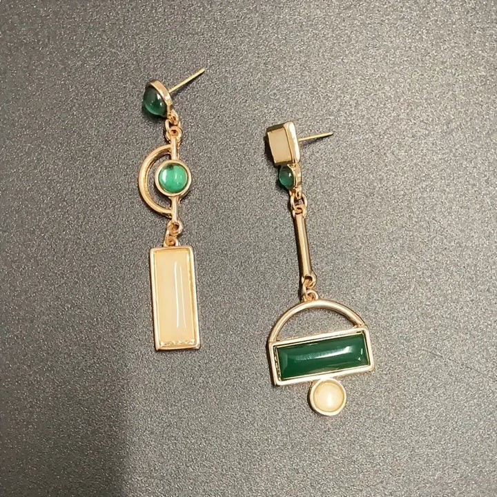 Gold Drop Earrings Bríd with Green Stones & Pearl