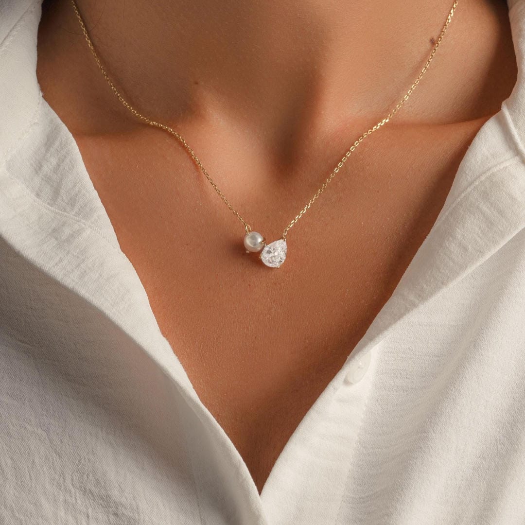 Silver Necklace Méabh with Pearl and Zirconia Teardrop
