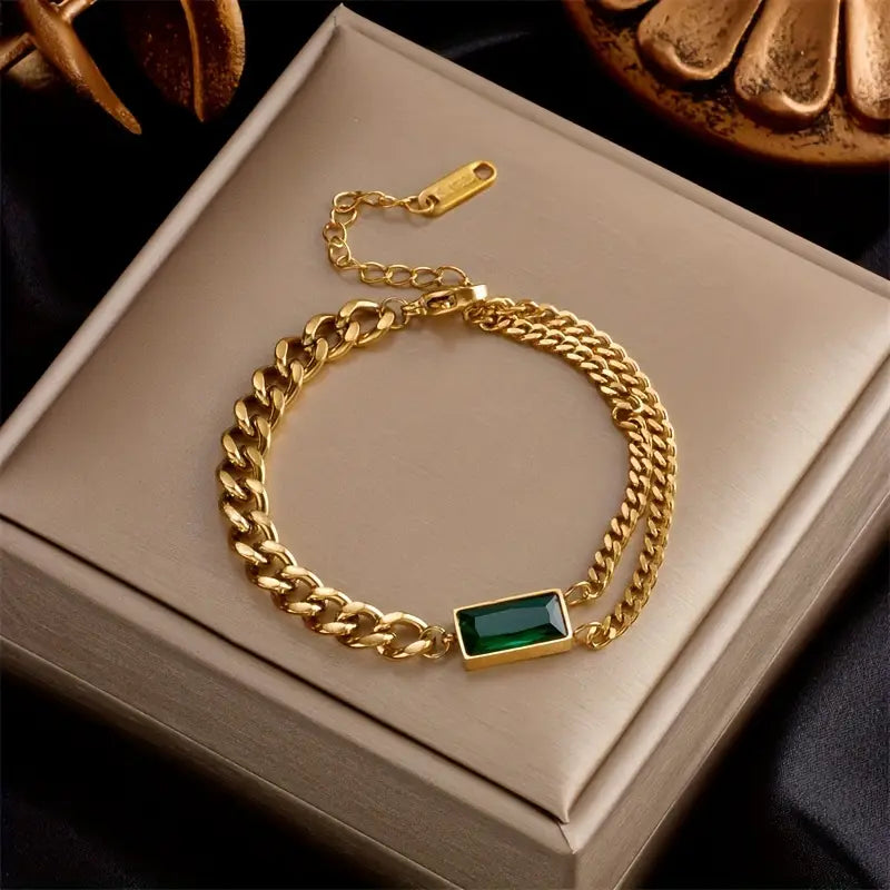 Gold Chain Bracelet Muirne with Emerald