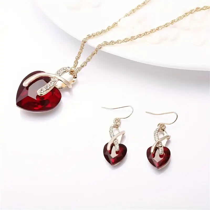 Gold Necklace Róisín with Ruby Heart