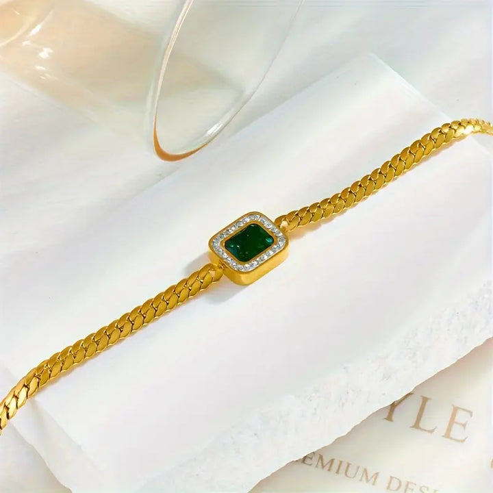 Gold Chain Bracelet Maeve with Emerald
