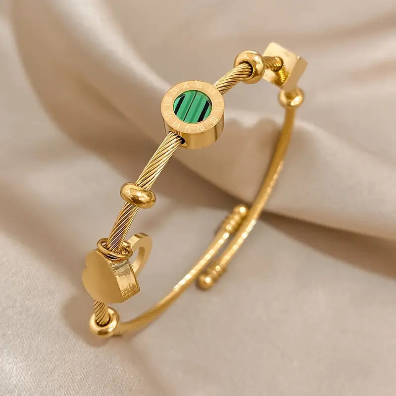 Gold Charm Bracelet Caoimhe with Emerald