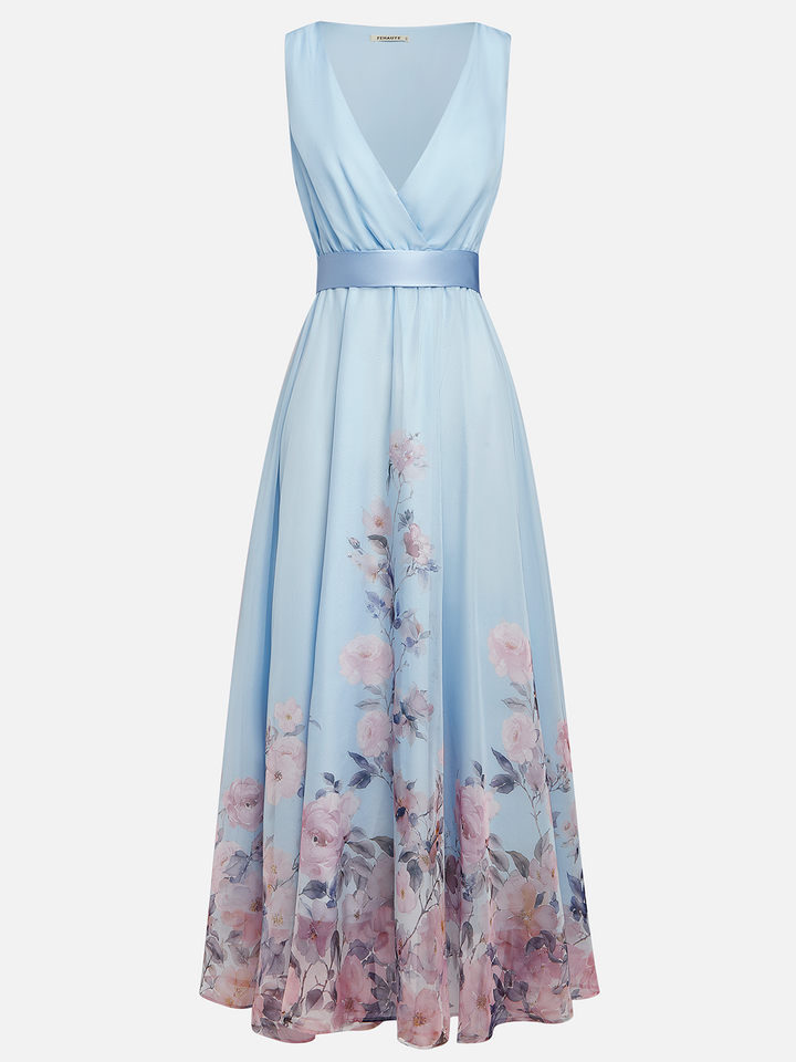 Cíntia - Hellblaues Sommerkleid mit Blütensaum