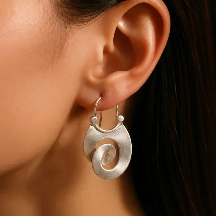 Silver Hoop Earrings Clíona with Spiral Design