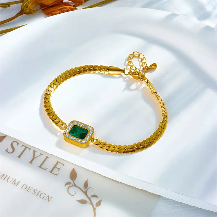 Gold Chain Bracelet Maeve with Emerald
