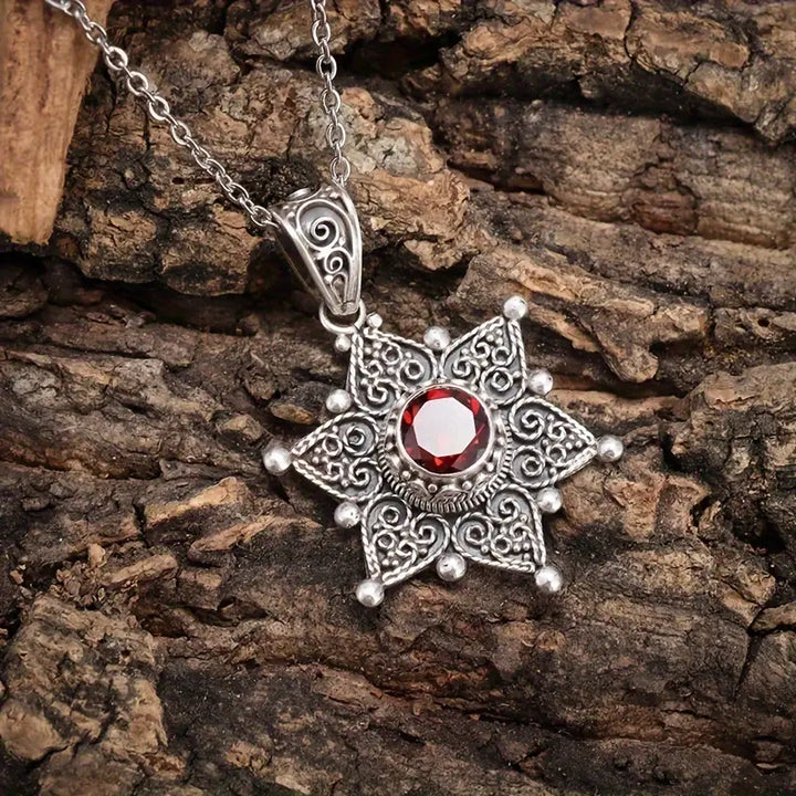 Silver Necklace Bríd with Ruby Star