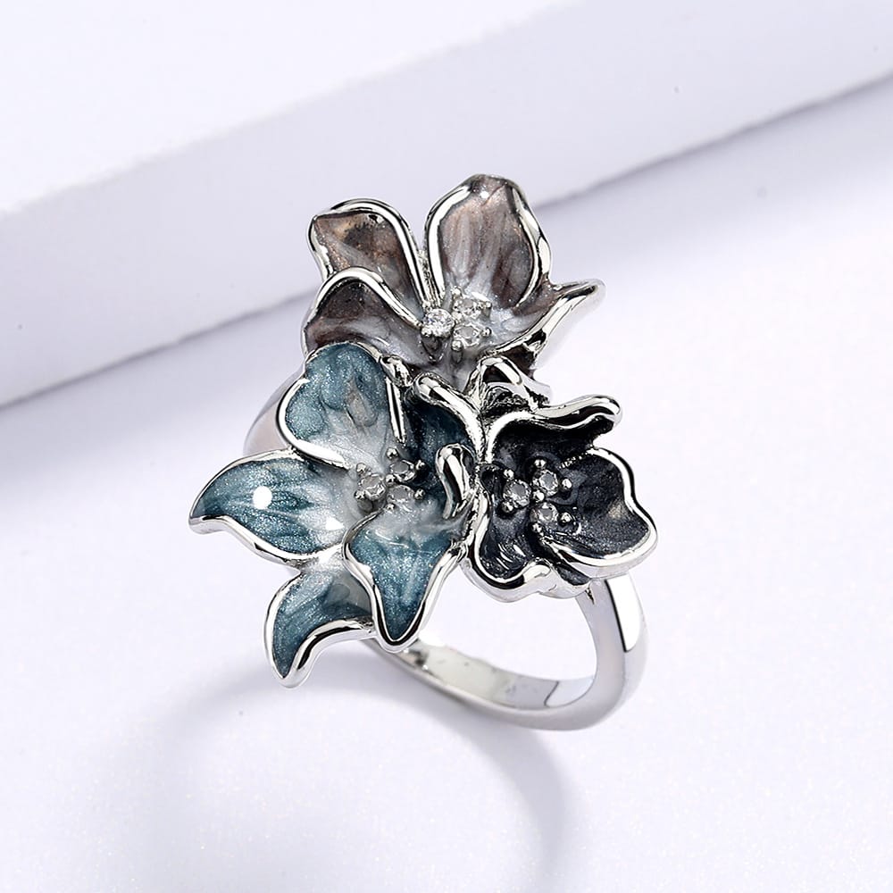 Silver Ring Clíona with Floral Motif