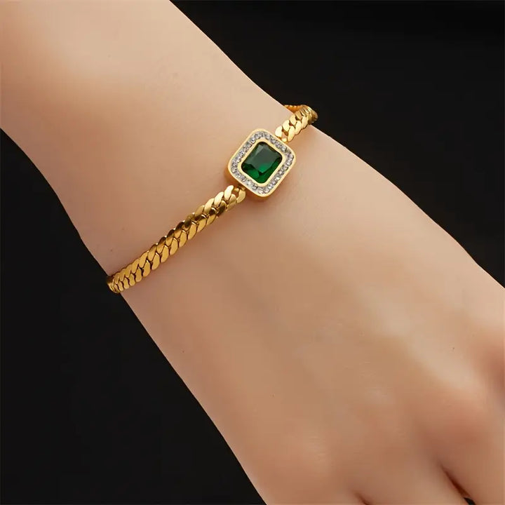Gold Chain Bracelet Maeve with Emerald