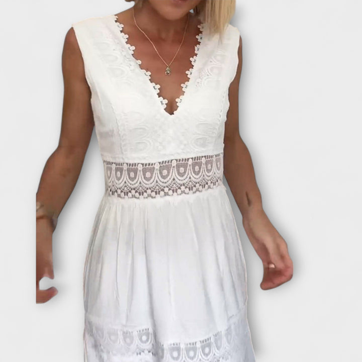 Aurélie - Weisses Spitzenkleid mit V-Ausschnitt