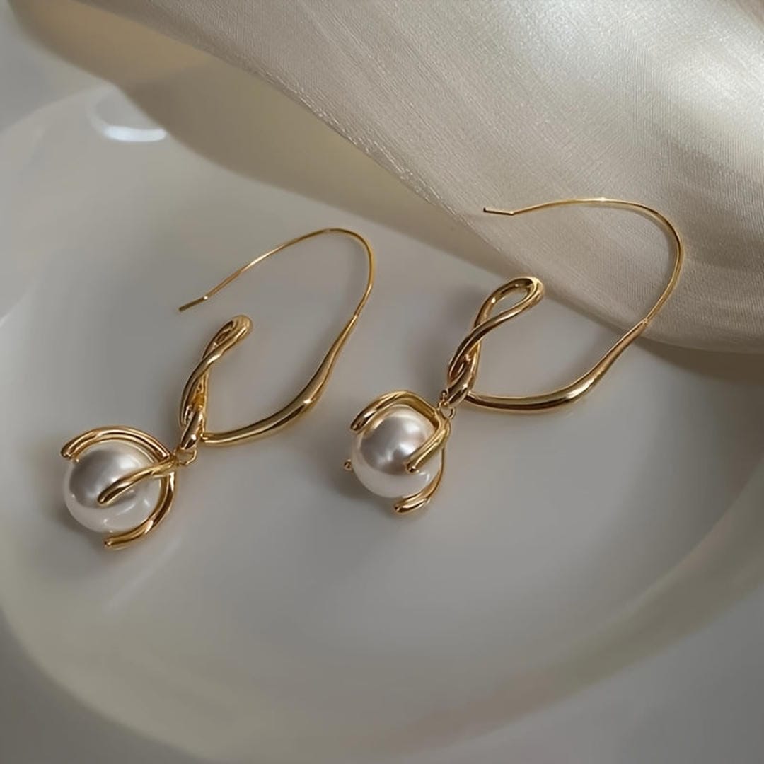 Gold Drop Earrings Cara with Pearl