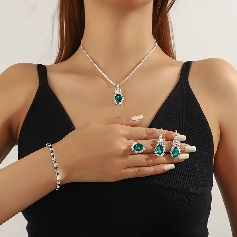 Silver Necklace Aoife with Emerald
