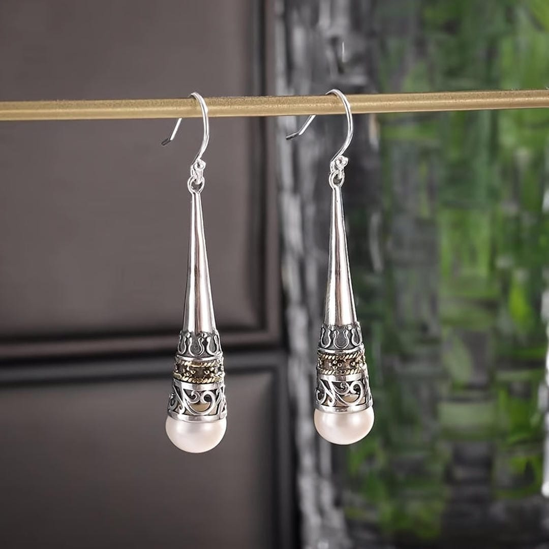 Silver Drop Earrings Sadhbh with Pearl