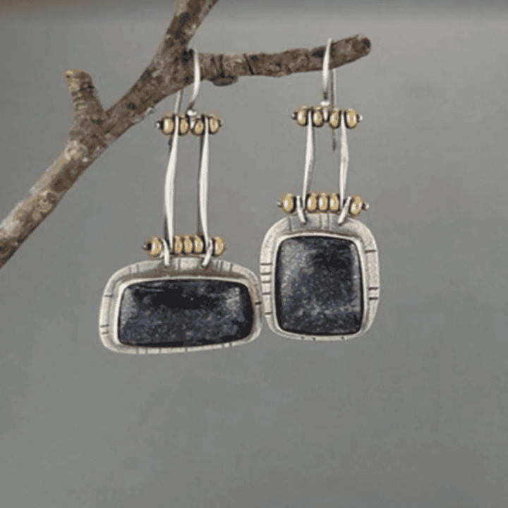 Silver Drop Earrings Clíona with Black Stone