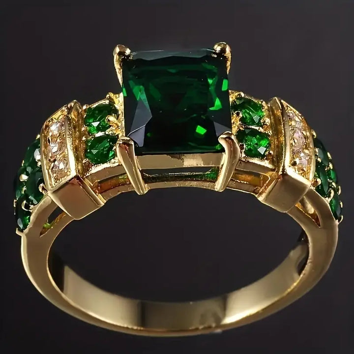 Gold Ring Sinéad with Emerald