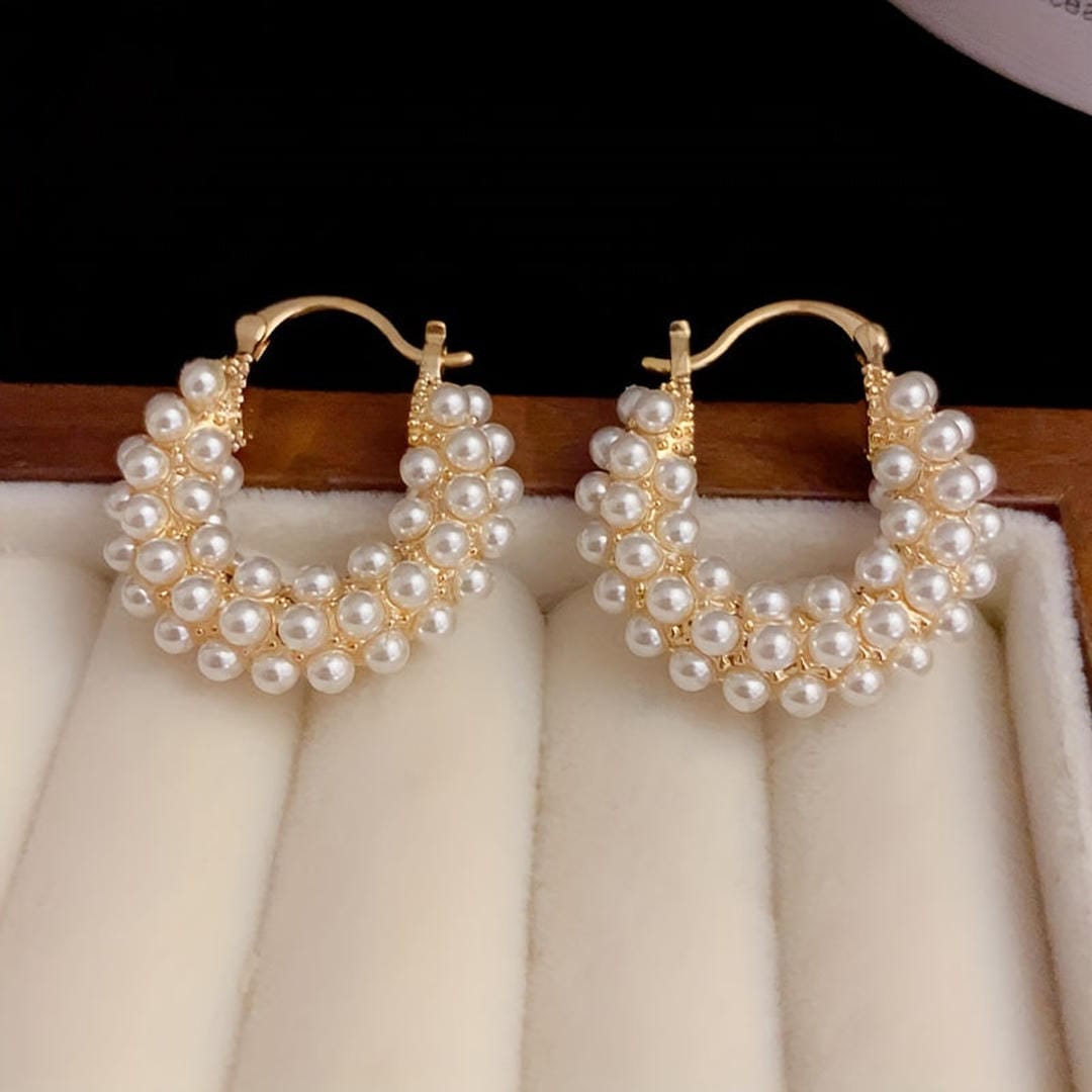 Gold Hoop Earrings Darina with Pearls