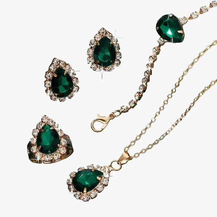 Gold Ring Saoirse with Emerald